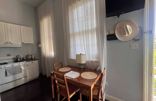 Esplanade Ridge Apartment | Cozy studio in enchanting New Orleans Neighborhood with AC, WiFi