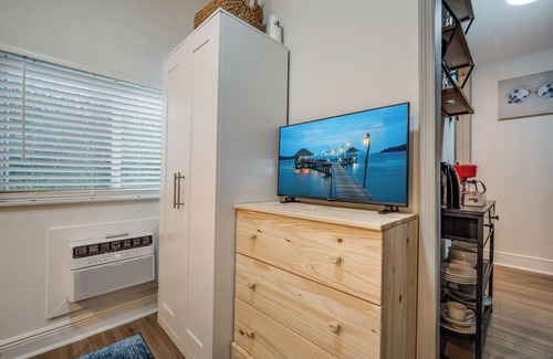 Miami Springs Apartment | Cozy Studio Just 5 Minutes from Miami Airport! Comes with 1 Free Parking Space.