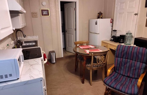 Lakeland Apartment | Cozy studio with WiFi and AC in peaceful Lakeland