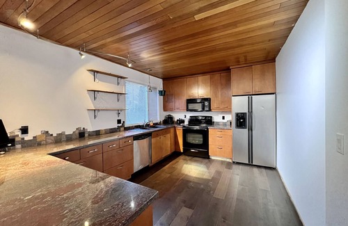 Kamloops House | Cozy style house