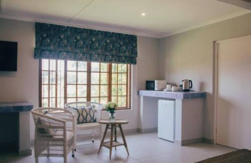 Kloof Apartment | Cozy & Stylish 1-Bedroom Studio Apartment