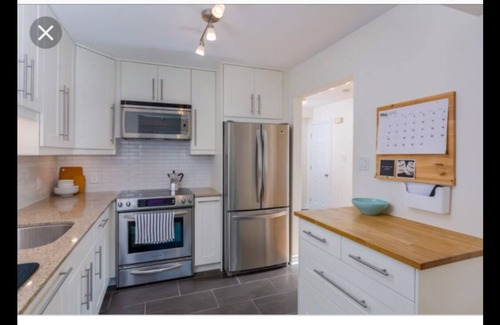 Kanata Lakes - Marchwood Lakeside - Morgan's Grant - Kanata House | Cozy SubUrban Retreat Ideal for Family & Young Professionals in Kanata Lakes
