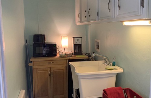 Willoughby Spit Apartment | Cozy Suite - Pet friendly, Beach Side by RedAwning