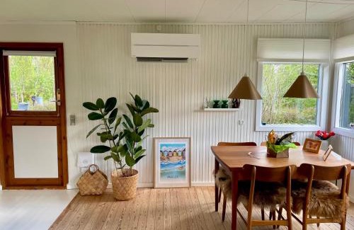 Vejby House | Cozy summer cottage with orangery close to Heatherhill and Beach