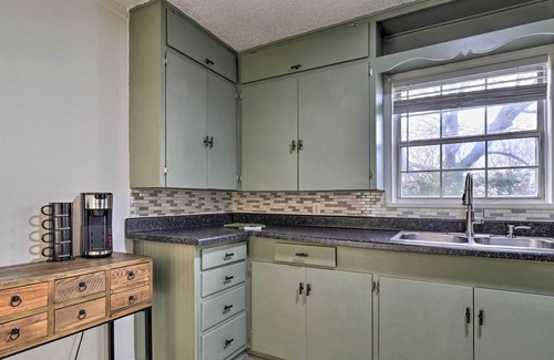 Temple Cottage | Cozy Temple Cottage w/ Private Backyard!