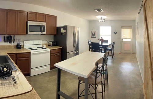 Medina Valley House | Cozy Texas Chic home near hospitals, Lackland AFB and SeaWorld