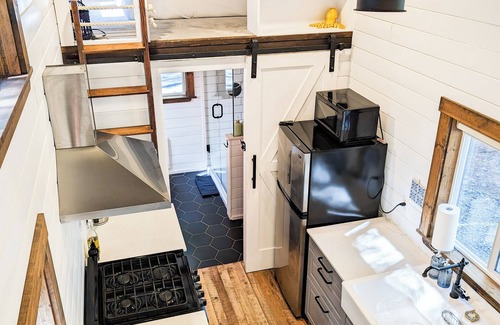 Regional District of Nanaimo House | Cozy Tiny Home - Farm Stay - Near Qualicum Beach
