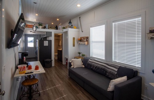 Lampasas House | Cozy Tiny Home Near Lake & Hill Country Trails