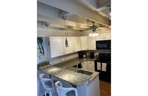 Selbyville House | Cozy Town Home in Mallard Lakes Fenwick Island minutes from Ocean City!