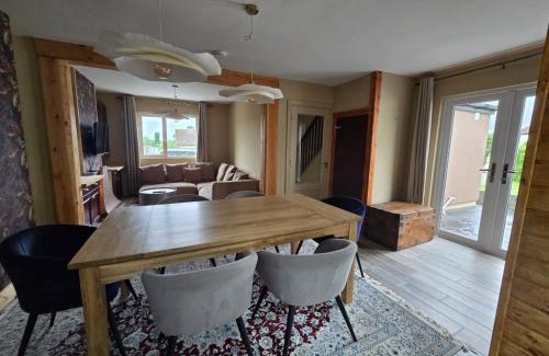 Athlone Apartment | Cozy Town house