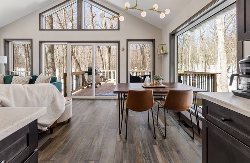 Trego House | Cozy *Tree Top Nature* stay
