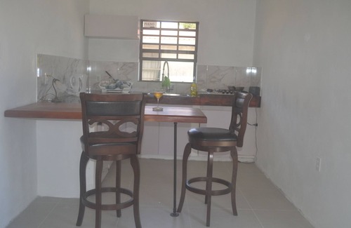 Douglas Apartment | Cozy Tropical Escape-1 Bedroom