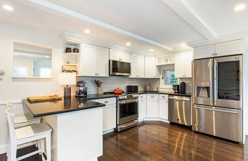 Brookhaven House | Cozy two-bedroom cottage in Long Island's bucolic Brookhaven Hamlet