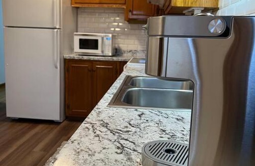 Merriam Apartment | Cozy two bedroom home near downtown KC