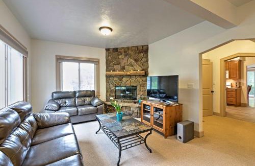 Union Pier House | Cozy Union Pier House with Hot Tub, Deck and Backyard!