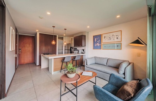 Las Lomas I Apartment | Cozy Unit with Unbeatable View in a Prime Location w/pool