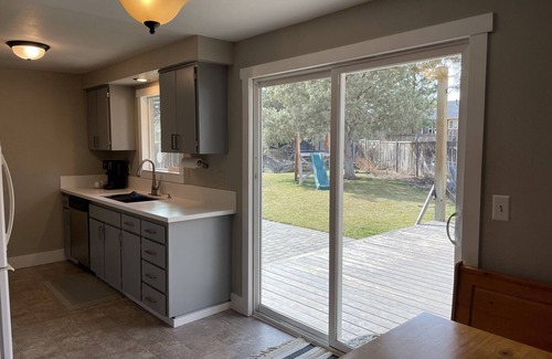 Old Farm District House | Cozy Updated 3B Home - 5 minutes to the Old Mill!