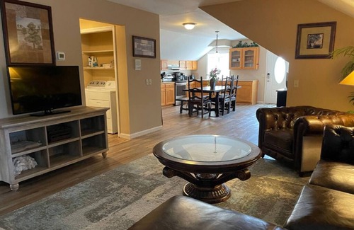 Mount Mourne House | Cozy Upscale Lake Norman Home. Modern & Spacious.
