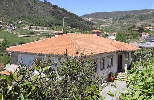 Santa Marinha do Zezere House | Cozy vacation home ideal for families with outdoor area and games room