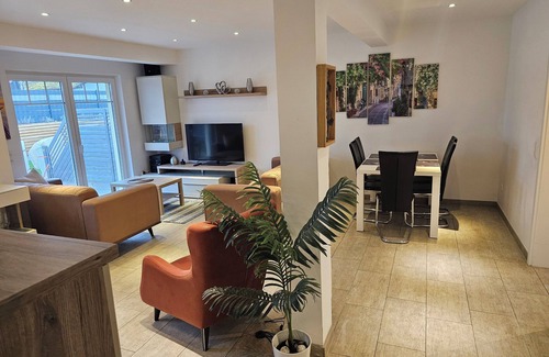 Bad Konig Apartment | Cozy vacation apartment on the outskirts of the city Family and pet friendly