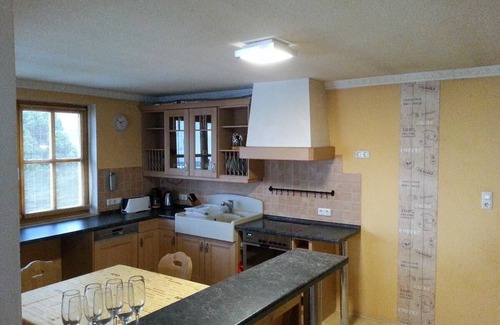 Klingenbrunn Apartment | Cozy vacation apartment (90sqm) with 2 bedrooms, balcony & terrace