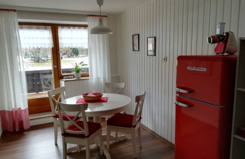 Flintsbach A. Inn Apartment | Cozy vacation apartment in Flintsbach with view to the Petersberg, 85 sqm, up to 4 persons