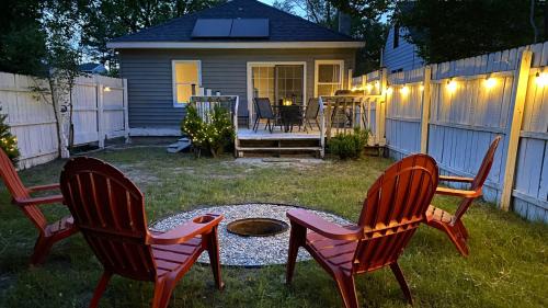 Lakeside House | Cozy Vacation Rental- Short distance to Lake Mi