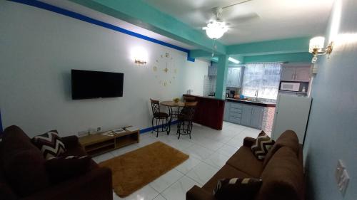 Fond Cani Apartment | Cozy vacation retreat with free parking
