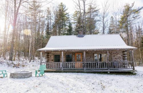 Lyndonville House | Cozy Vermont Cabin