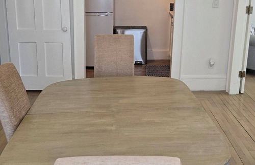 Newport Apartment | Cozy Victorian Apartment 2 near downtown