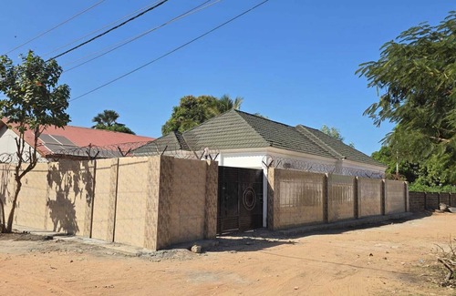 Senegambia House | Cozy villa in pleasant Kerr Serign with AC, WiFi