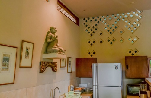 Dyanapura Villa | Cozy Villa In Seminyak : short walk to beach and crowds, unique design, peaceful