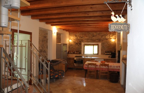 Toirano Villa | Cozy Villa with Garden