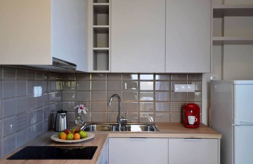 Stalida House | Cozy Villa with Sea View, Private Balcony & Terrace