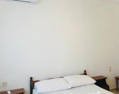 Delvine House | Cozy Village Guesthouse