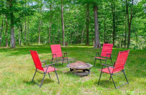 East Durham House | Cozy Waterfall BnB - Close To Mountains and Hikes