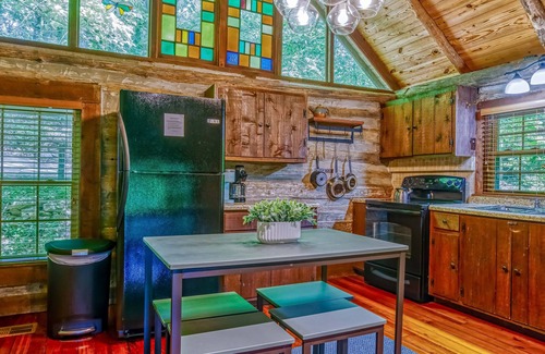 Killen Cabin | Cozy Waterfront Cabin with Large Pier