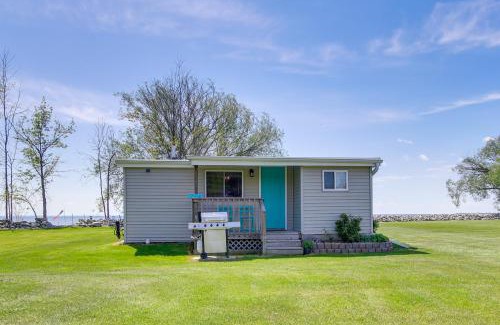 Oconto House | Cozy Waterfront Home on the Bay of Green Bay!