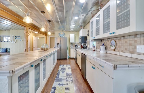 Varnamtown House | Cozy Waterfront Home! 2BR/2BA Large covered deck*fishing dock*floating boat dock