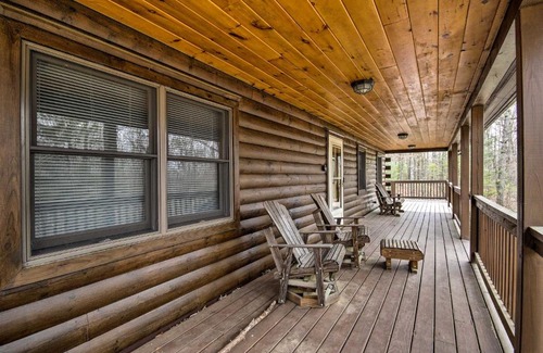 New Market House | Cozy Winter Retreat Great Location and Pet Friendly