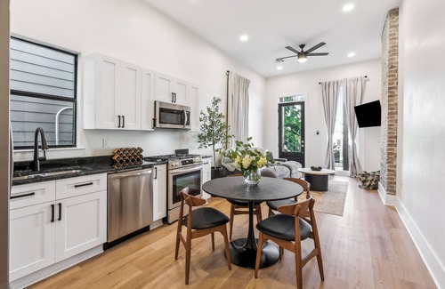 Milan House | Cozy with exposed brick and studio layout all essentials for comfortable stay.