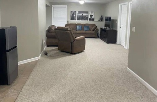 Monroe House | Cozy1BR/1B Garden Guest Unit close to Twinning Park