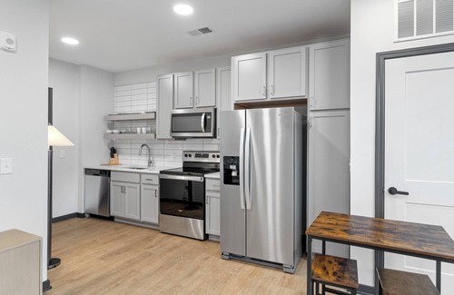 Lockerbie Square Apartment | CozySuites at Block20