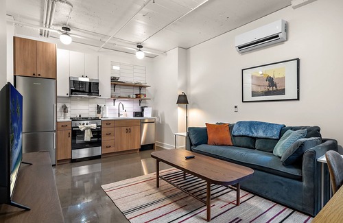 Warehouse District Apartment | CozySuites NLG - Modern 1BR condo #24