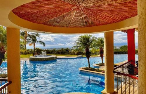 Santa Ana Apartment | CR MARIPOSA RENTALS lakeview, spacious penthouse with office, pool, gym, Jacuzzi