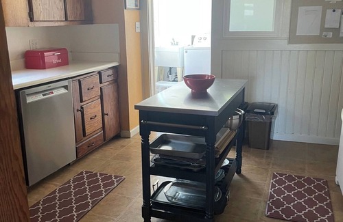 Colusa House | Craftsman style home built in 1909, step back in time end enjoy your stay!