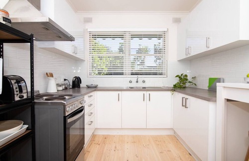 Millswood House | Cranbrook Courtyard A Sunny City fringe Retreat