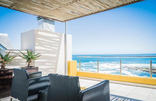 De Kelders House | Crayfish Lodge Sea & Country Guest House