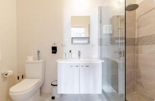 Stewart Town House | CrearyStays