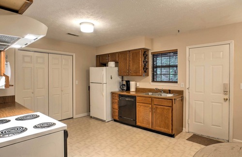 Ooltewah Cottage | Creekfront Cabin Near Chattanooga w/Hot Tub!